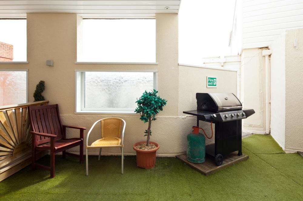 Queens Mansions: Empress Suite Blackpool Luaran gambar